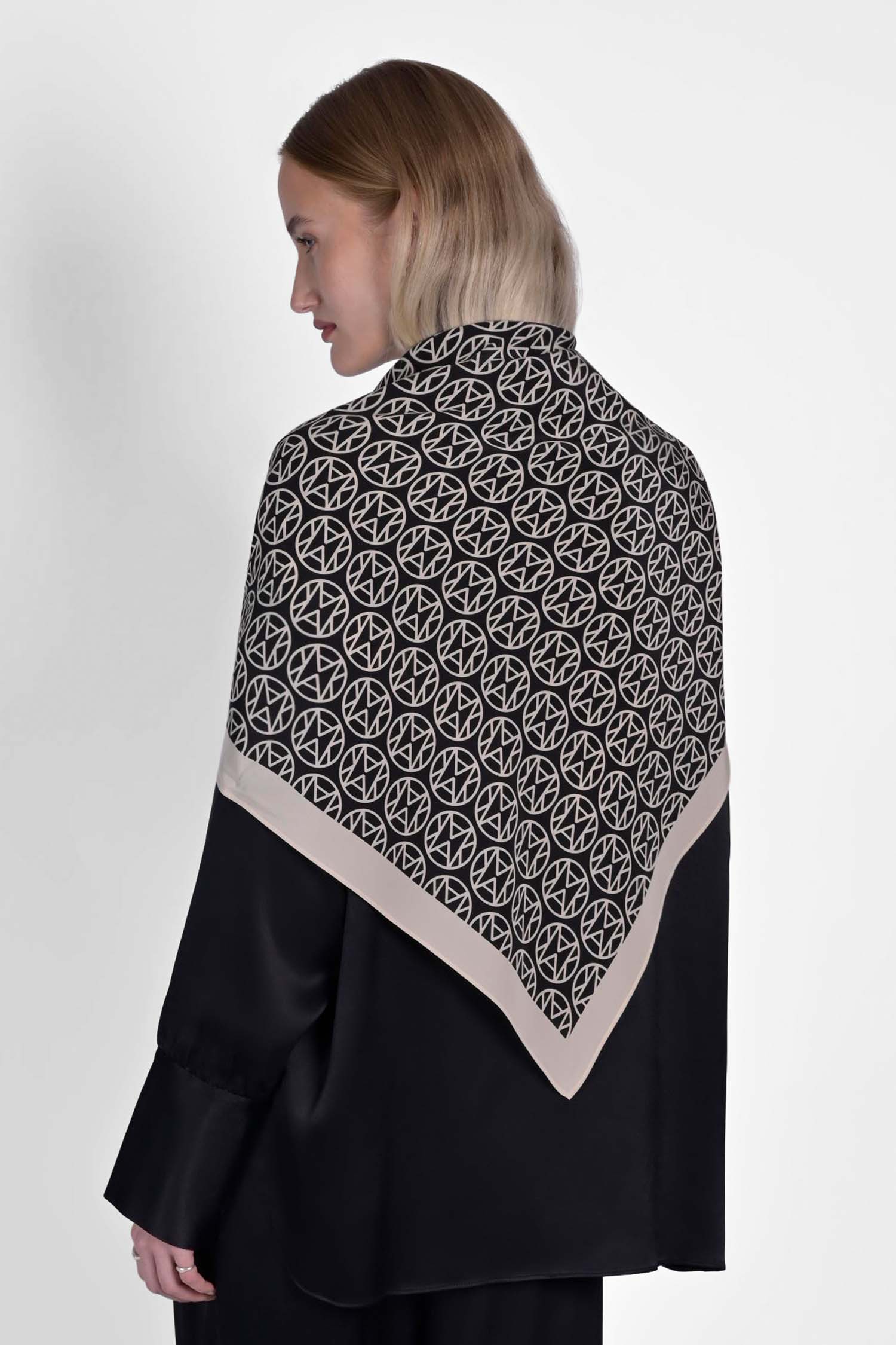 MAANKA MONOGRAM SILK SCARF CRÈME
